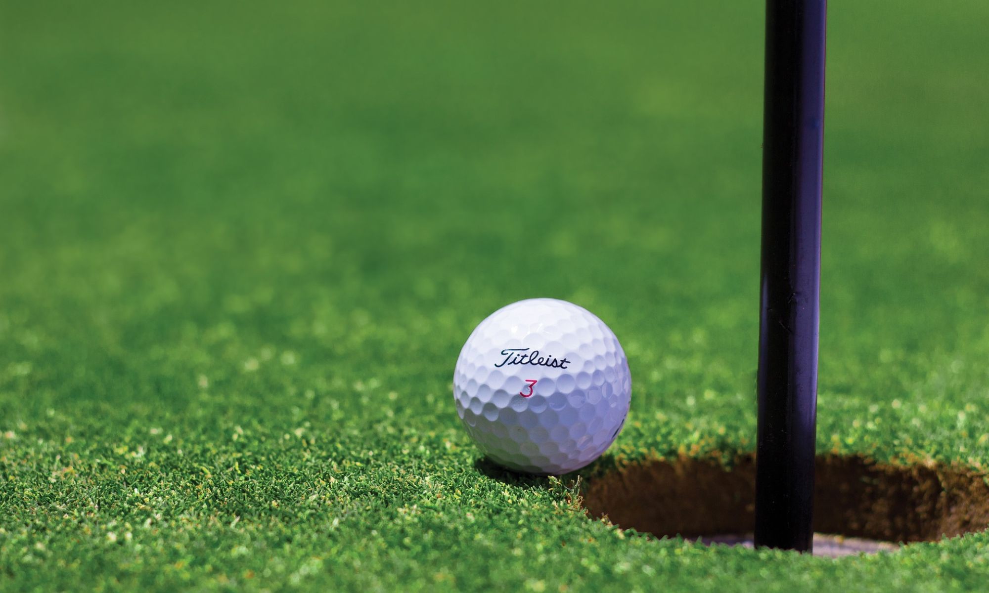 Golfball near the hole